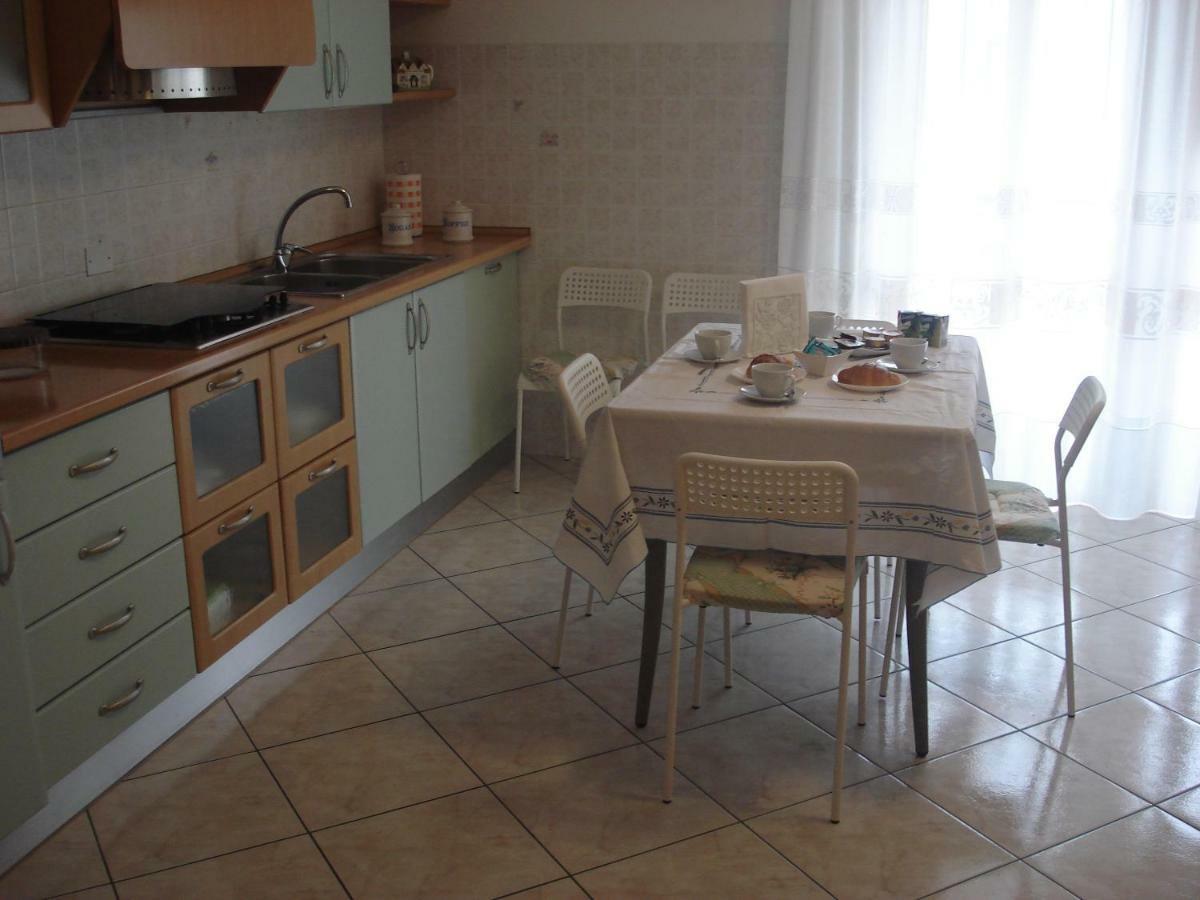La Conchiglia Apartment ปอร์โต ซันเตลปีดิโอ ภายนอก รูปภาพ